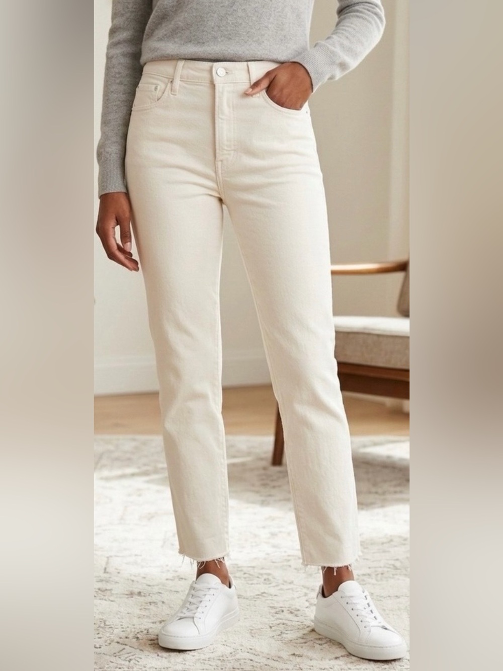 NWOT FRAME Le Sylvie Slender Straight High
Ankle Raw Hem Jeans - Cream - Sz 29